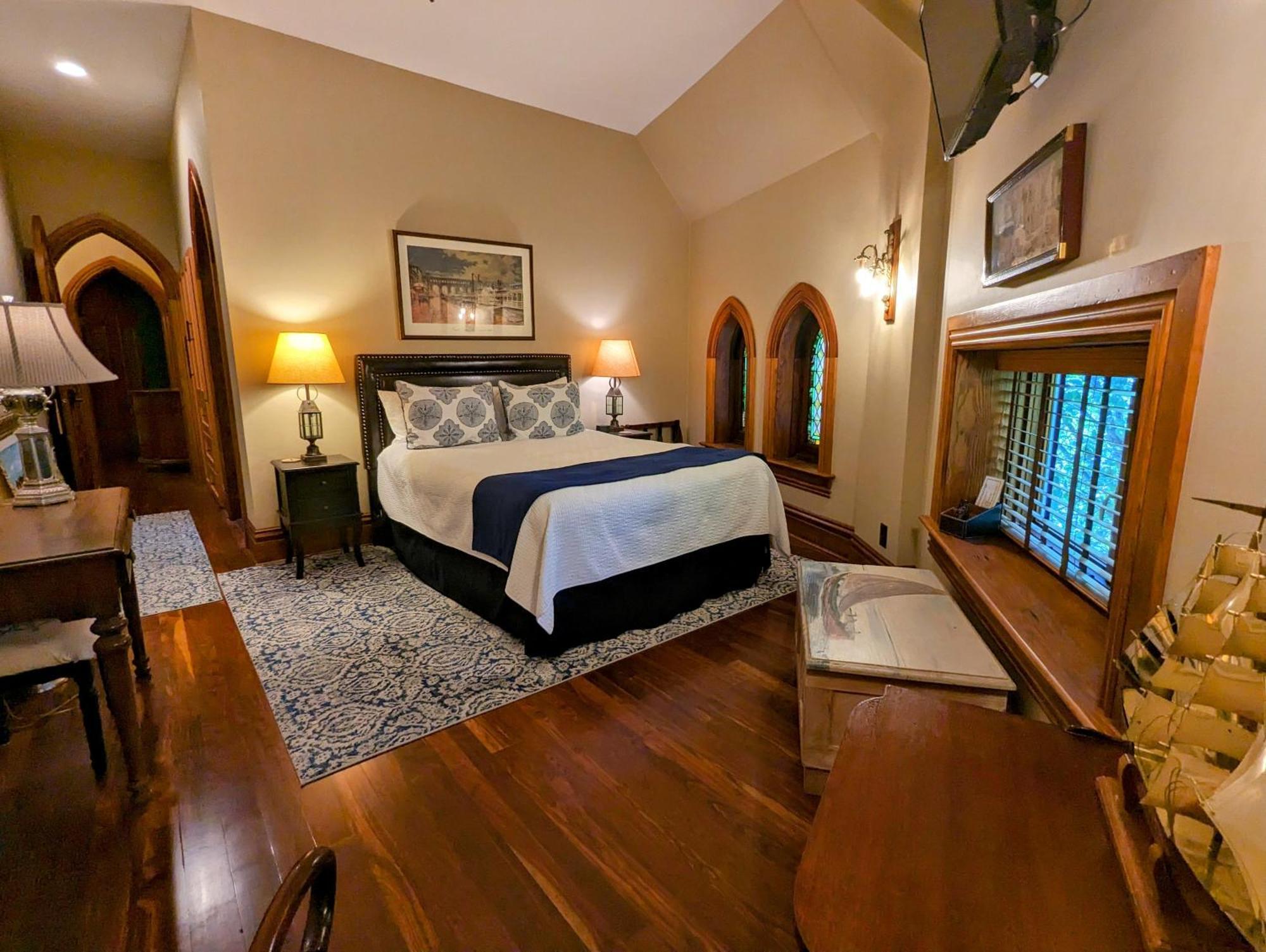 Gothic Heights Inn Clifton Heights Room photo